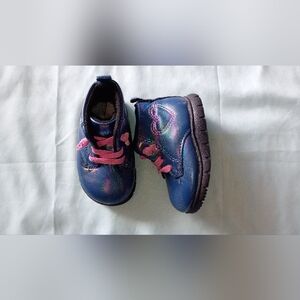 ‼️5 items for $8‼️Kids Blue and Pink Heart Boots